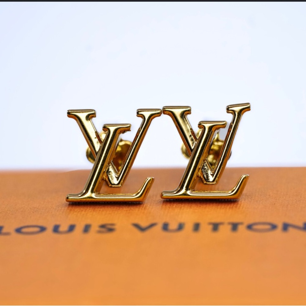 NEW Fashion Gold Logo Letters L & V Earrings comes with Box & Bag